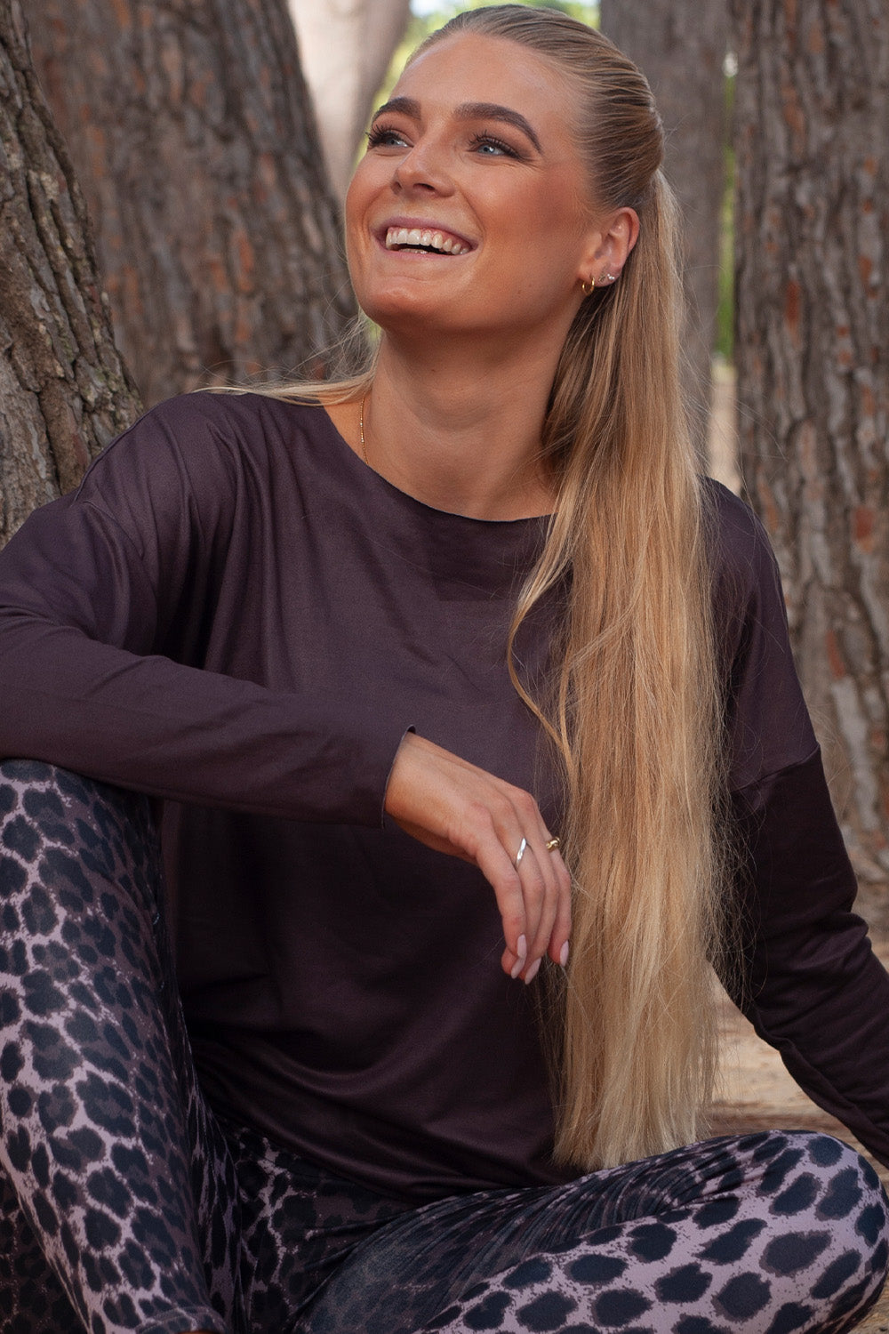 "Top Alma Ls (Fleece) | Ciemna Czekolada | Bluzka od Liberté"
Elegancka bluzka Alma Ls z fleece'u w odcieniu ciemnej czekolady od Liberté.